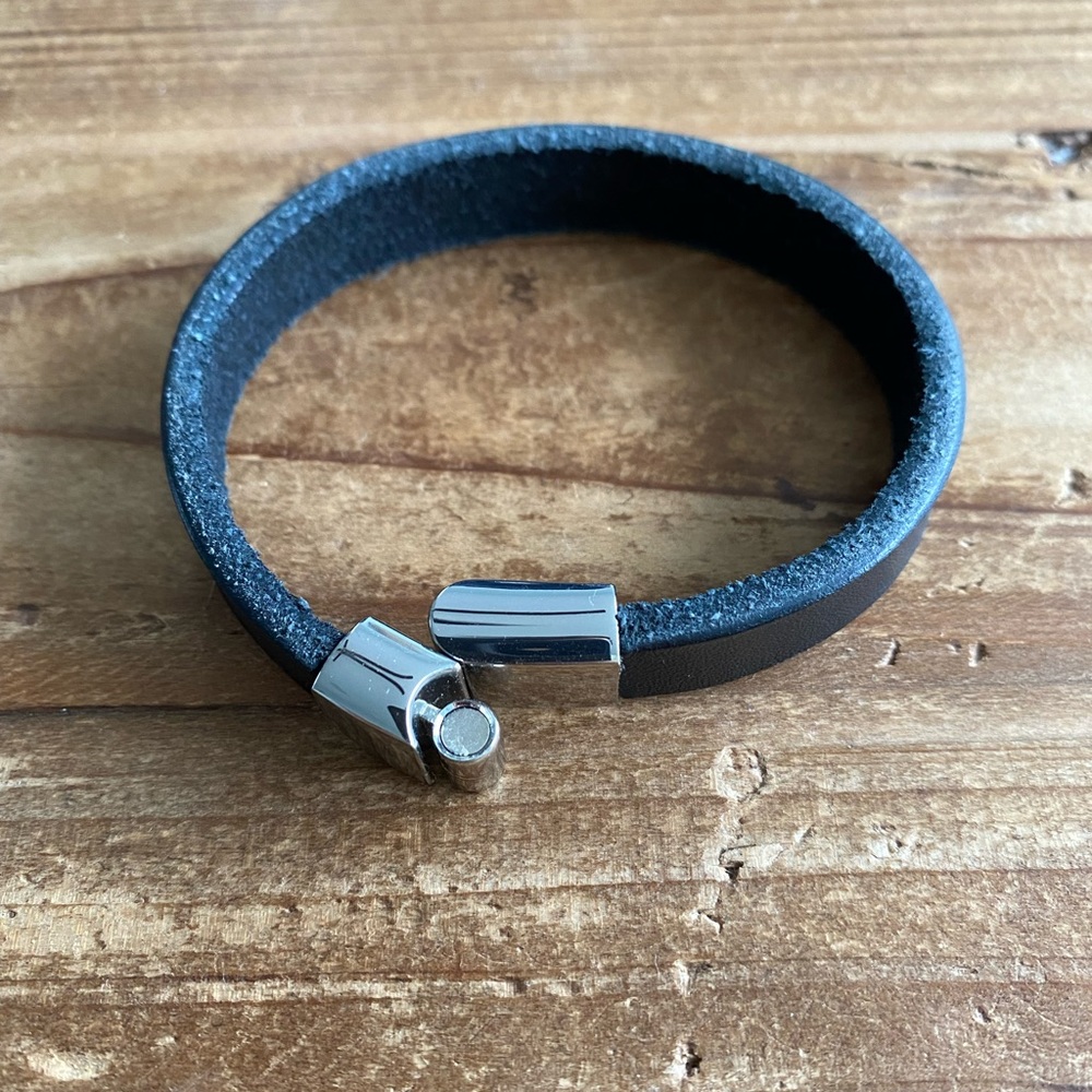 Leather bracelet